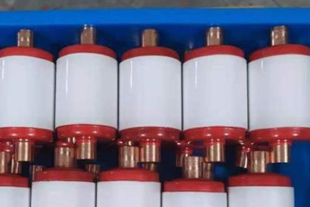 真空滅弧室的結(jié)構(gòu)、工作原理、特點(diǎn)以及應(yīng)用