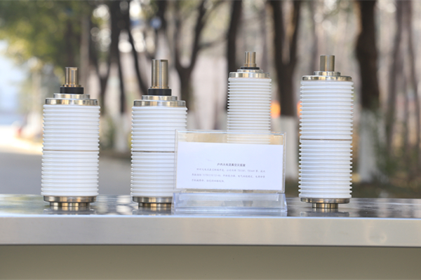 真空開(kāi)關(guān)管絕緣外殼采用玻璃材料，優(yōu)勢(shì)多多！